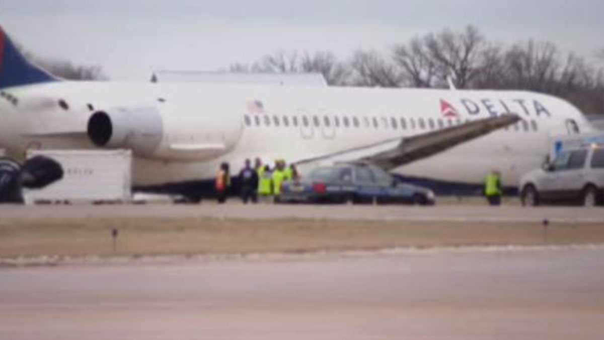 Delta flight slides off taxiway at Wisconsin airport amid icy