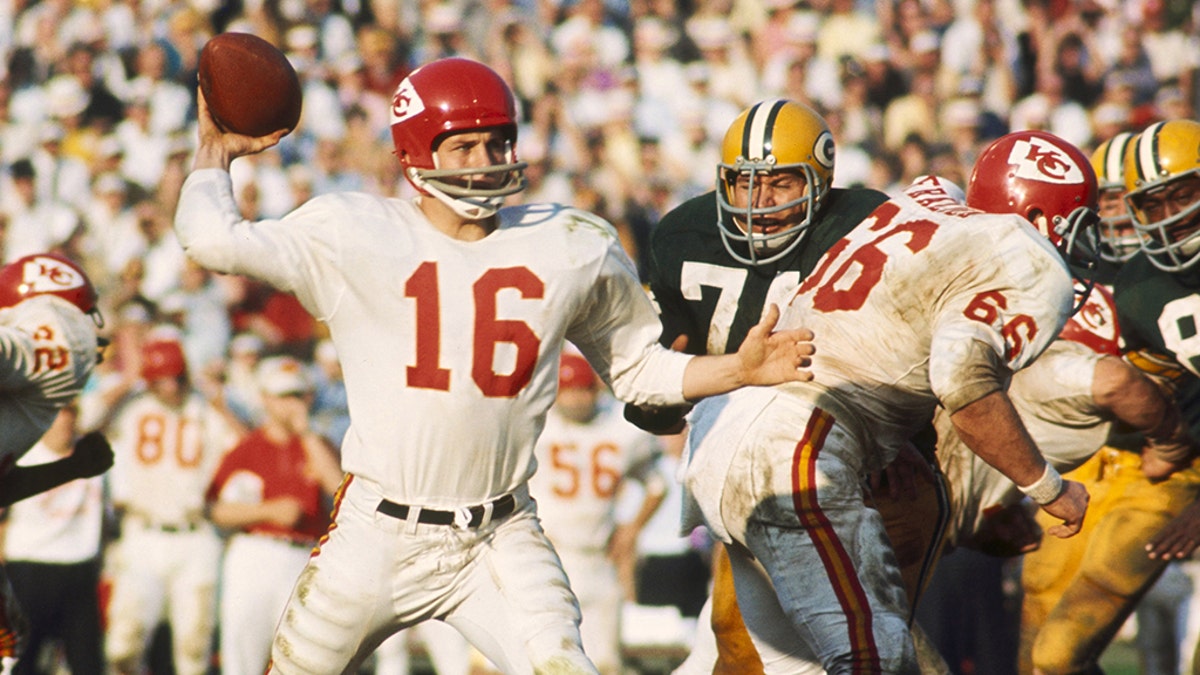 Len Dawson led the Chiefs to their first Super Bowl title. (Photo by James Flores/Getty Images)