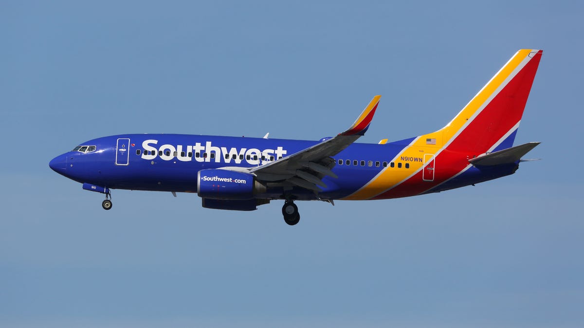 Southwest Airlines Boeing 737-700 airplane Los Angeles International Airport