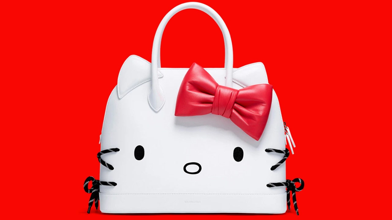 Hello-Kitty-Bag-Balenciaga.jpg