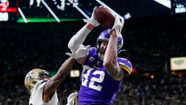 Vikings' Kyle Rudolph says he gave media member gloves for charity, items appeared on eBay instead