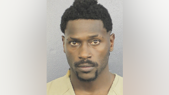 Antonio Brown surrenders to police in Florida: report