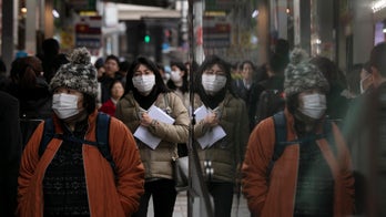 China extends Lunar New Year holiday to contain coronavirus as death toll rises