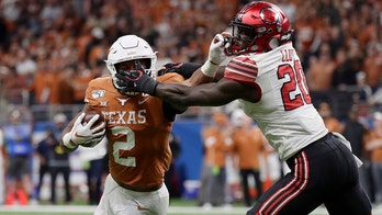 Ehlinger leads Texas Alamo Bowl romp over No. 12 Utah 38-10