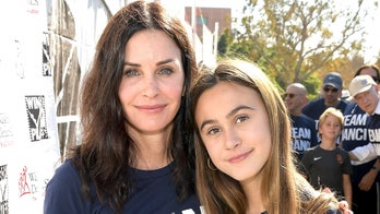 Courteney Cox dances in sync with daughter, fans compare it to famous 'Friends' scene
