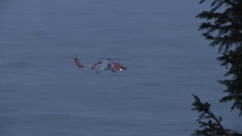 Oregon girl dead, brother missing after being swept out to sea with father