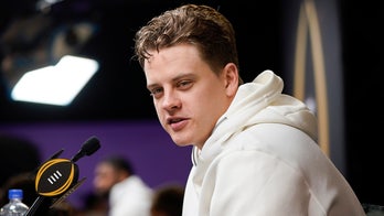 Hall of Fame quarterback sees himself in Bengals' rookie quarterback Joe Burrow
