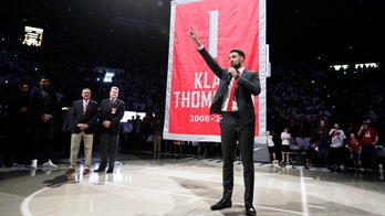 WSU wins on day it retires Klay Thompson's jersey