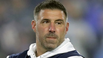 Titans coach Mike Vrabel talks to elderly fan quarantined over coronavirus concerns