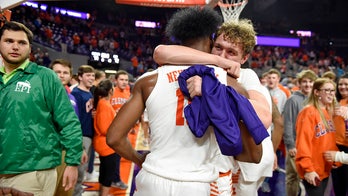 Consolation prize: Clemson knocks off No. 3 Duke in hoops