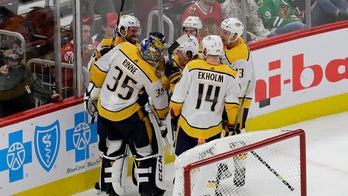 Rinne scores as Predators beat Blackhawks 5-2
