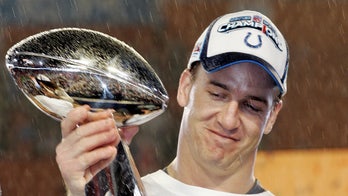 Peyton Manning tried to 'dig into your brain' over cocktails, Hall of Fame defender says