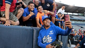 Royals star catcher Salvador Perez to become US citizen