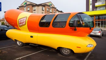 Oscar Mayer now hiring Wienermobile drivers for 2020 class