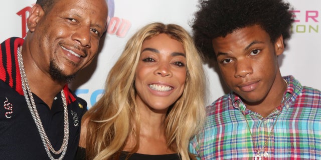 Wendy Williams (center) with her husband Kevin Hunter (left) and son Kevin Jr. (right) in 2017. (Photo by Bruce Glikas/Bruce Glikas/Getty Images)