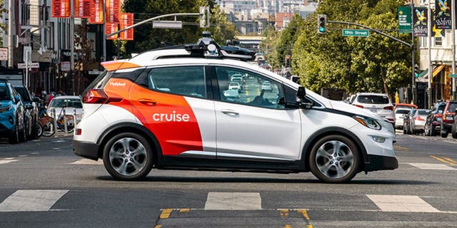 Los vehículos de crucero son Chevrolet Bolt EV equipados con un conjunto de sensores.