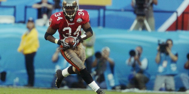 Dexter Jackson was Super Bowl XXXVII MVP. (Photo by Al Bello/Getty Images)