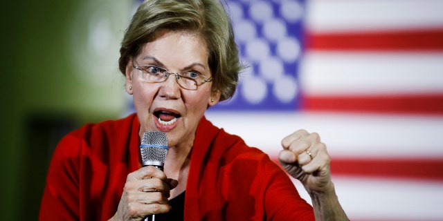 Democratic presidential candidate Sen. Elizabeth Warren, D-Mass., speaks during a campaign event, Sunday, Jan. 26, 2020, in Cedar Rapids, Iowa. (AP Photo/Matt Rourke)