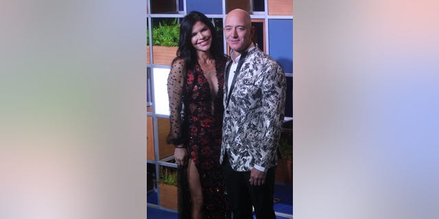 Amazon CEO Jeff Bezos and with American news anchor Lauren Sanchez at an event organized by Amazon Prime Video in Mumbai, India on January 16, 2020. (Photo by Imtiyaz Shaikh /Anadolu Agency via Getty Images)