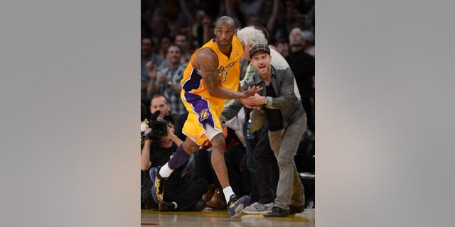 Justin Timberlake cheering on Kobe during the quarterfinals in the 2012 NBA Playoffs.