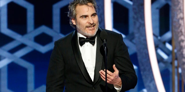 Actor Joaquin Phoenix called out fake Hollywood climate activists during his Golden Globes acceptance speech.