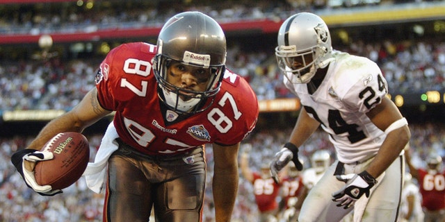 Keenan McCardell only had two catches in Super Bowl XXXVII but they were big. (Photo by Brian Bahr/Getty Images)