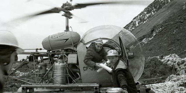Helicopter pilots delivered supplies and materials to the debris field. (British Columbia Ministry of Transportation and Infrastructure)