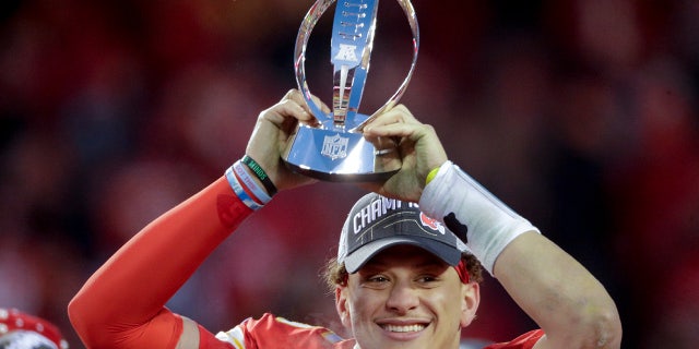Kansas City Chiefs' Patrick Mahomes celebrates with the Kansas City Chiefs after the NFL AFC Championship football game against the Tennessee Titans Sunday, Jan. 19, 2020, a Kansas City, MO. The Chiefs won 35-24 to advance to Super Bowl 54. (AP Photo / Charlie Riedel)