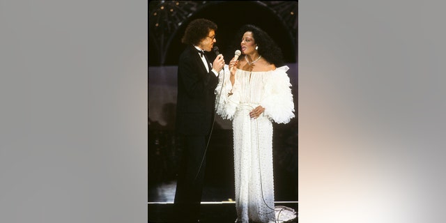 Lionel Richie and Diana Ross perform "Endless Love" at the 54th Academy Awards.