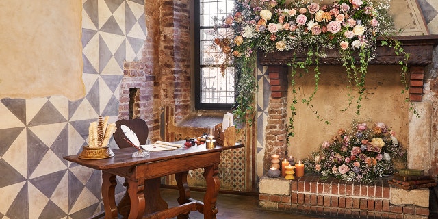Though?Shakespeare never specified the exact location of his ill-fated heroine’s house, Casa di Giulietta has long been celebrated as her "home" for tourism purposes.