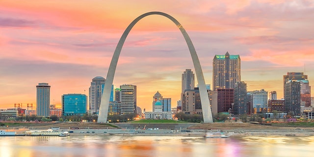 St. Louis downtown city skyline at twilight.