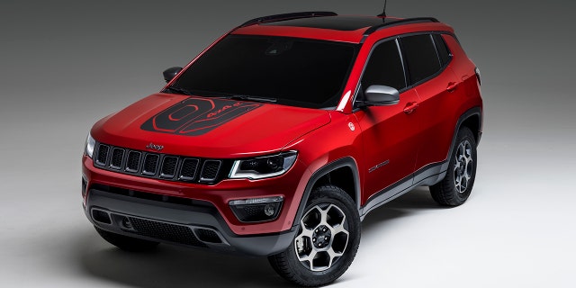 Plug-in hybrid Jeep Wrangler to debut at CES | Fox News Plug-in hybrid Jeep Wrangler to debut at CES | Fox News