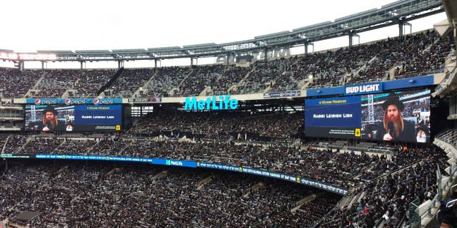 90,000 irrational Jews gather in celebration of Talmud after anti-Semitic attacks: ‘We will not be intimidated’ Jewsmetlife