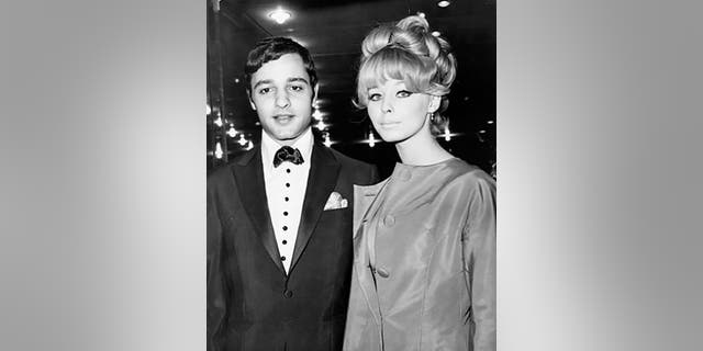 Sal Mineo with Jill Haworth.