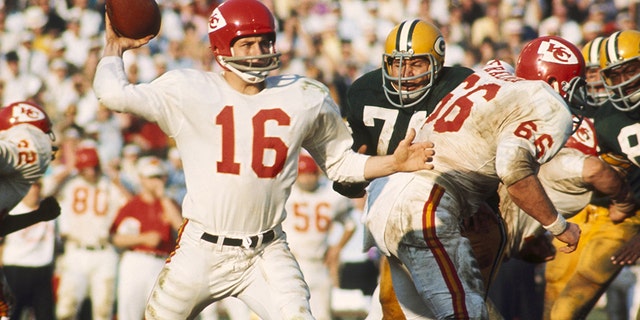 Len Dawson led the Chiefs to their first Super Bowl title. (Photo by James Flores/Getty Images)