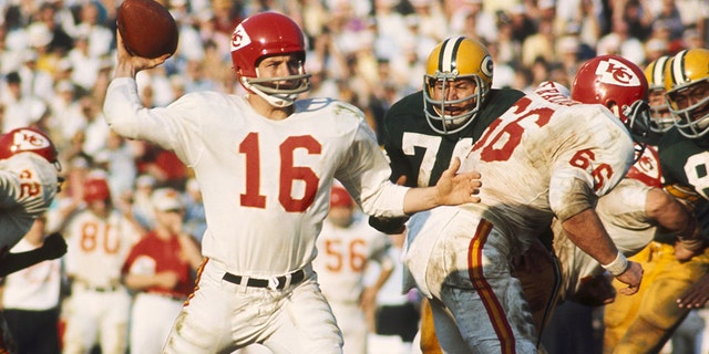 Len Dawson led the Chiefs to their first Super Bowl title. (Photo by James Flores/Getty Images)