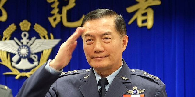 Top Taiwanese military official Shen Yi-ming salutes as he is introduced to journalists during a news conference in Taipei, Taiwan, March 7, 2019. (Associated Press)