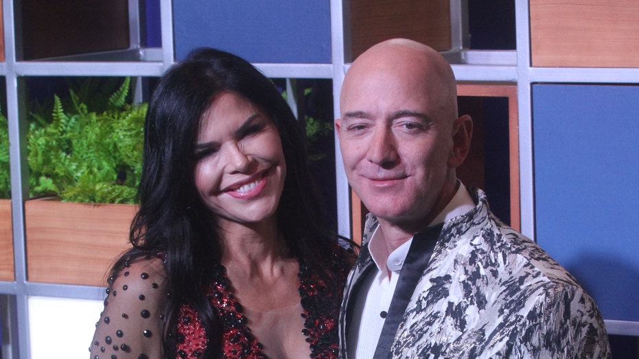 Lauren-Sanchez-Jeff-Bezos.jpg