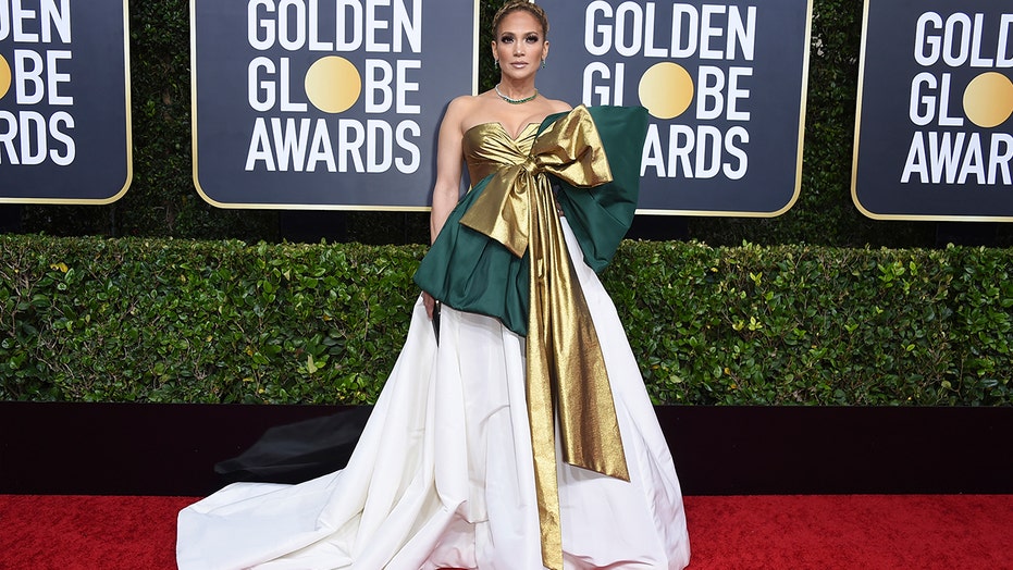 jennifer lopez award dress