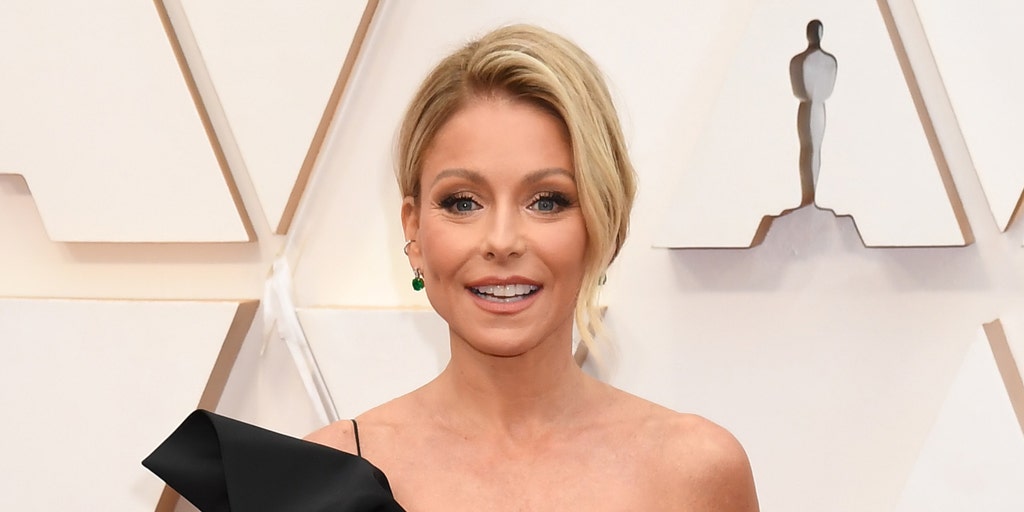 kelly ripa academy awards dress