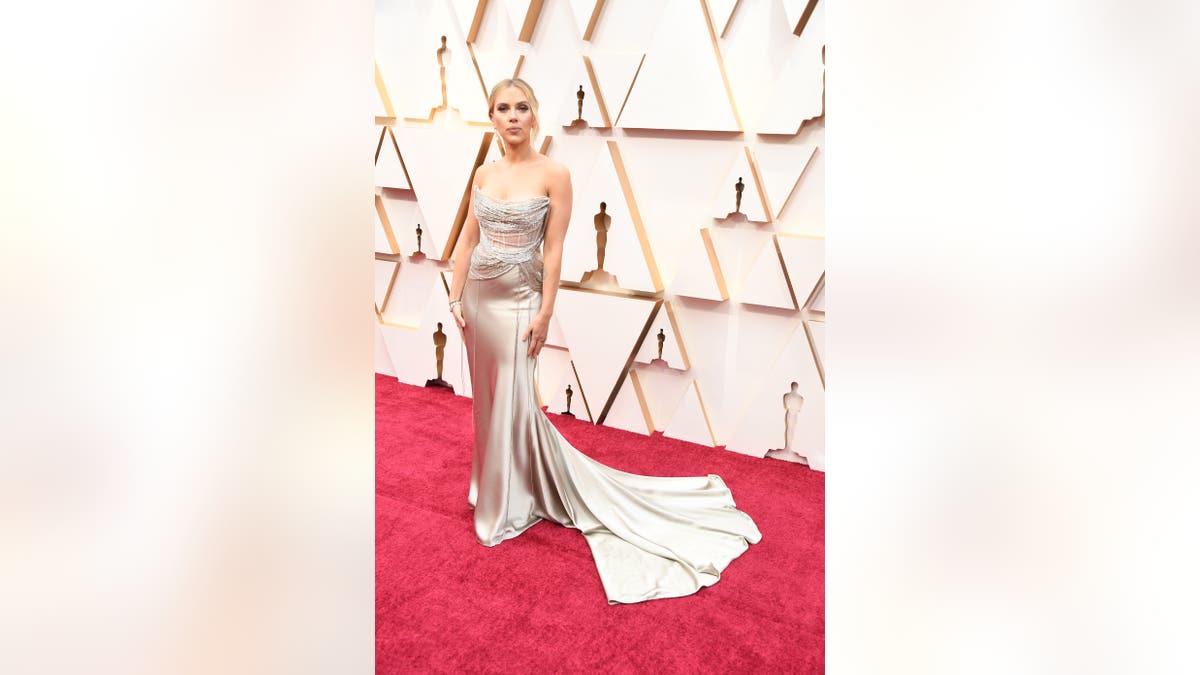 Most Memorable Fashion Looks at the 2020 Oscars Red Carpet – The Hollywood  Reporter