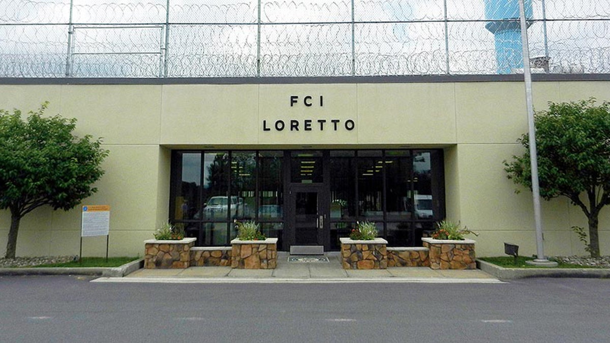 Paul Manafort is currently being held in Federal Correctional Institution (FCI) Loretto in Loretto, Penn. (Federal Bureau of Prisons).