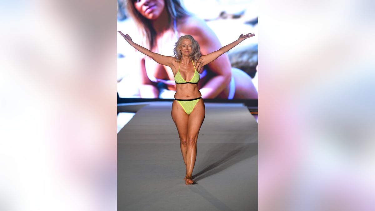 Kathy Jacobs Working The Sports Illustrated Runway