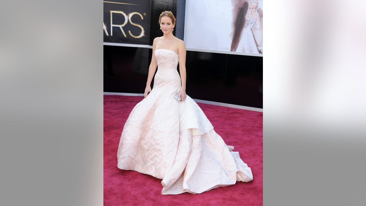 Jennifer Lawrence arrives at the Oscars at Hollywood &amp; Highland Center on Feb. 24, 2013 in Hollywood, California.