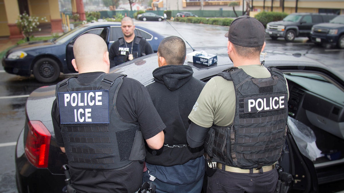 ICE agents make arrest in Los Angeles