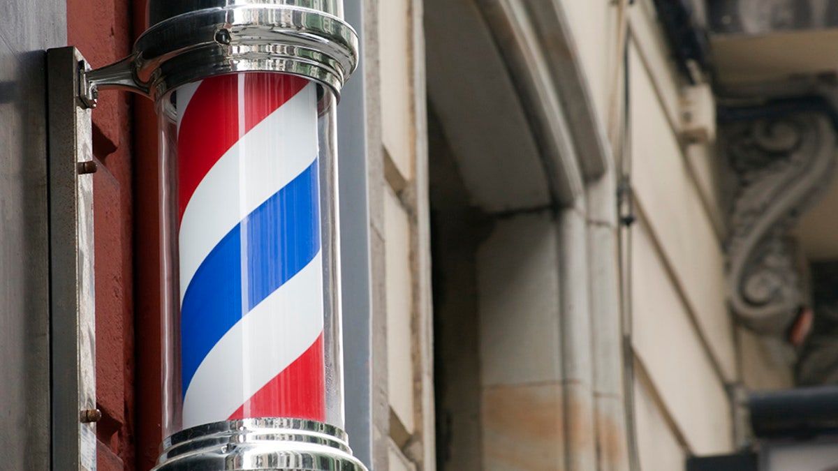 A New York barber who cut hair over the past few weeks amid the state's coronavirus restrictions has tested positive for the virus, according to health officials on Wednesday.<br data-cke-eol="1">