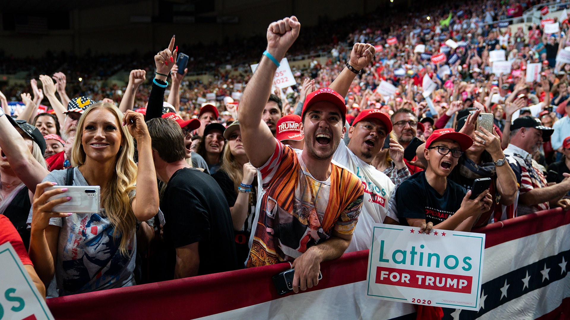 As Dems debated, President Trump held fiery rally in Arizona pictures