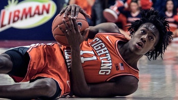 Dosunmu hurt after Spartans' late dunk; No. 22 Illini fall