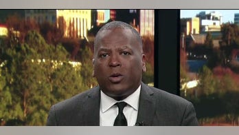 Sandra Smith confronts Bloomberg campaign co-chair who credits Obama for economic boom