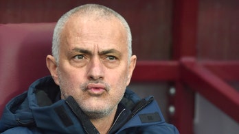 Tired Tottenham looks to seize on Chelsea's slump in EPL